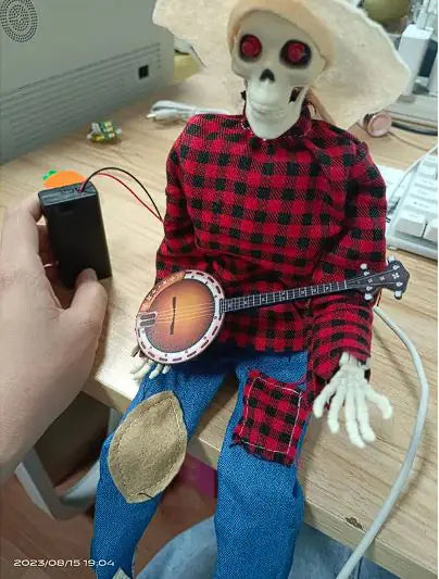 Banjo-Playing Skeleton Decor